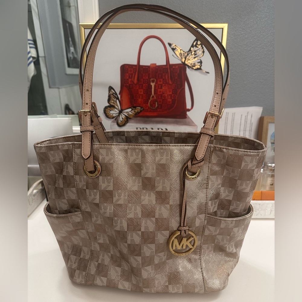 Low START 🔥Michael Kors Beige Checkered Tote